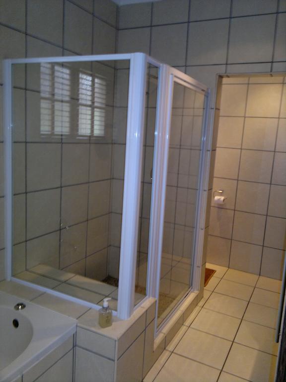 Oasis Shanti Backpackers Oudtshoorn Habitación foto